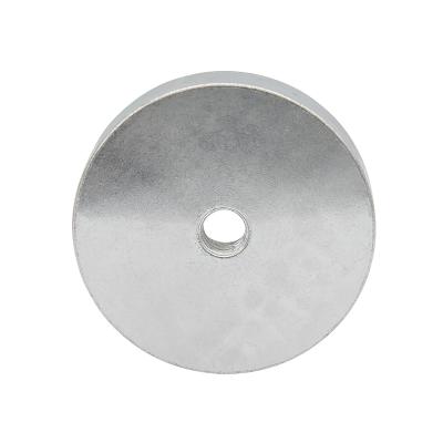 Lav Neodymium Pottemagnet Ø50x10 mm med M8 gevindhul